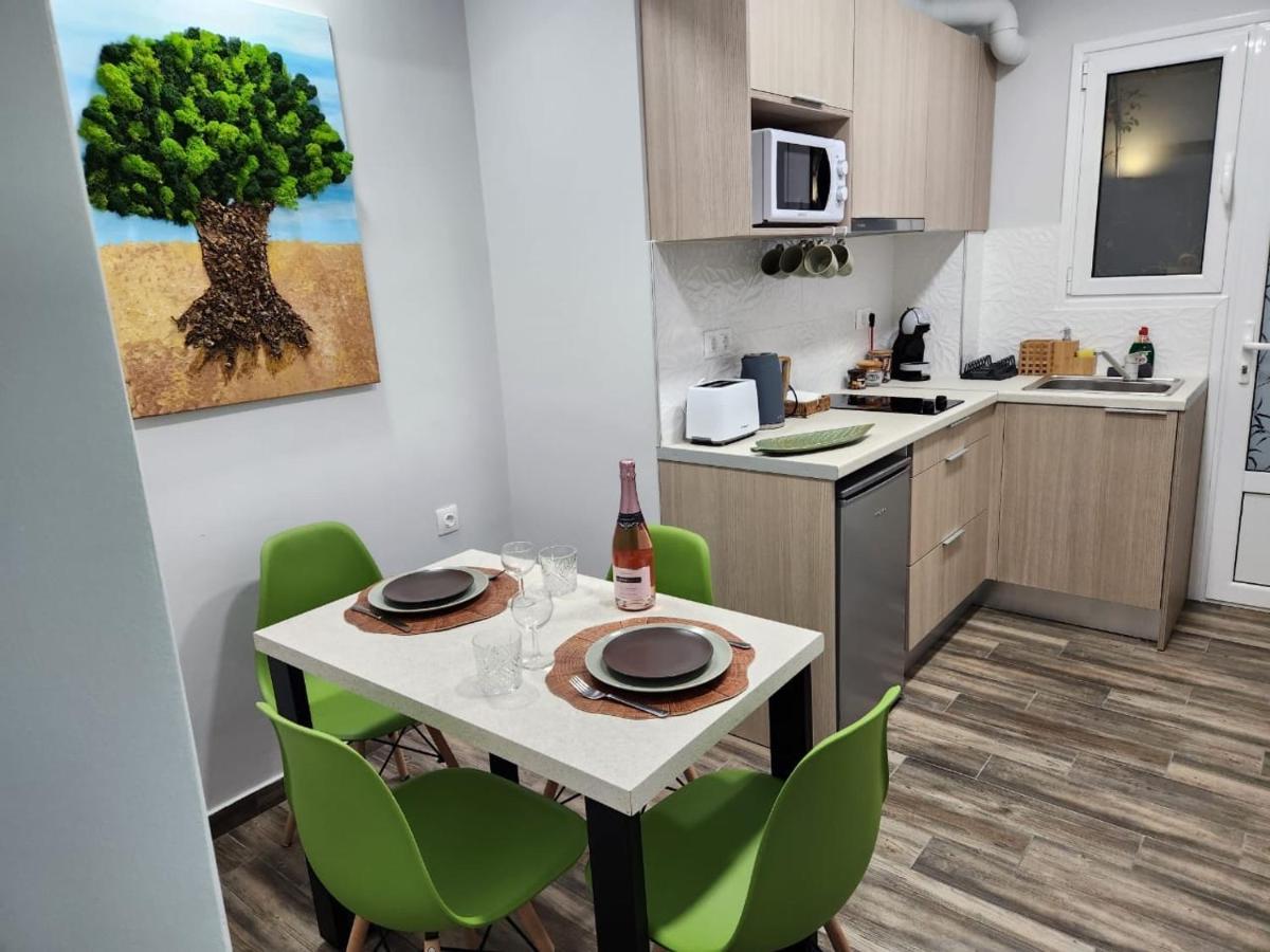 Cozy Apartment Metaxourgeio Greendom Athens Luaran gambar